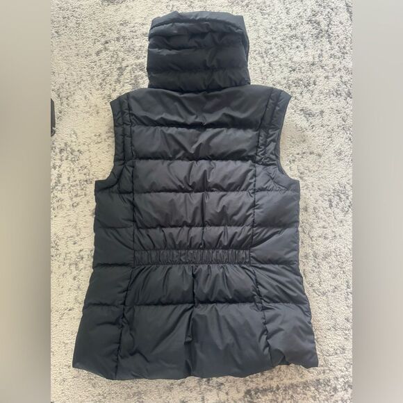 NIKE Black funnel neck puffer vest , cinched back , pockets - Picture 9 of 9